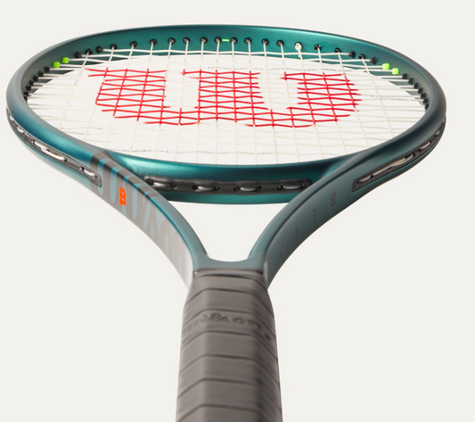 Blade 98 (16x19) V9 Tennis Racket